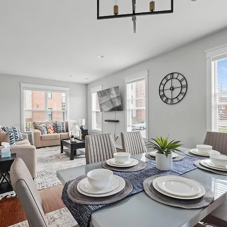 Villa Richmond Gem, Free Parking, Quiet, Fenced,Walkable
